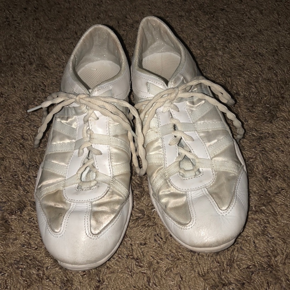 Nfinity cheerleading shoes.